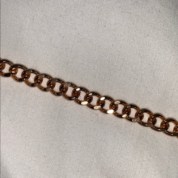 GOLD CHAIN NECKLACE - Picture 3 of 6